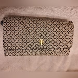 Tommy Hilfiger wallet